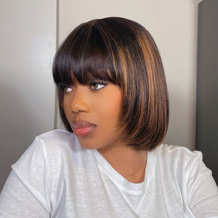 Spécial hebdomadaire | Mettez-vous et allez Violet rougeâtre / Marron / Naturel Noir Layered Cut Yaki Straight Minimalist Lace Bob Wig with Bangs